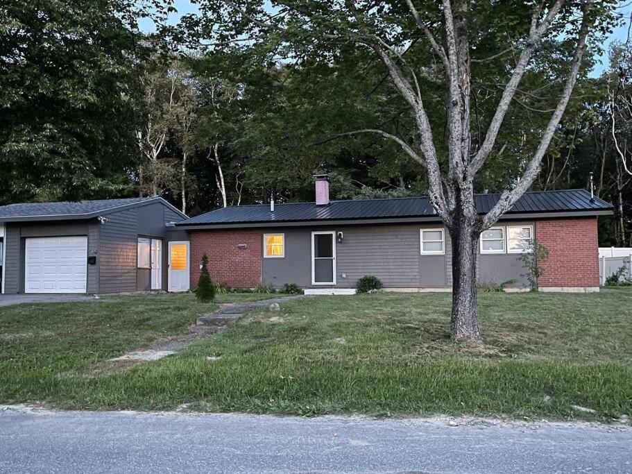 Spacious Home Near Airport Bangor Exterior photo
